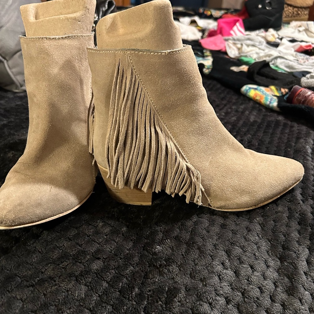 Source Unknown Fringe Suede Ankle Booties - Taupe